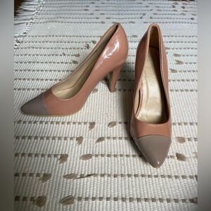 Elegant Two-Tone Women's Pumps